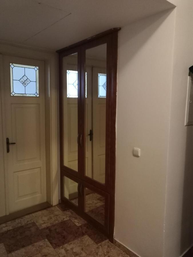 Private Room In Shared Luxurious Palace Like Apartment With 2 Bathrooms Including Whirlpool And Virtual Reality Praga Zewnętrze zdjęcie